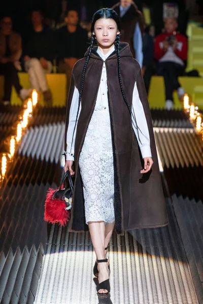 Look 40
